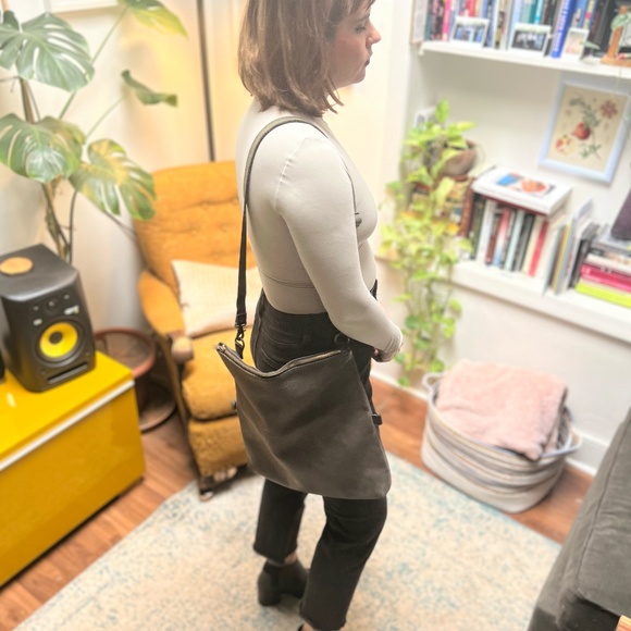 90s slouchy leather bag - Picture 3 of 9